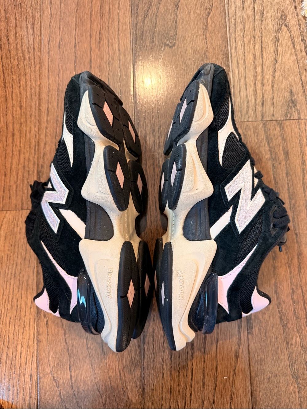 New Balance 960 Black, Pink & Cream Retro Chunky Sneakers - Picture 5 of 7